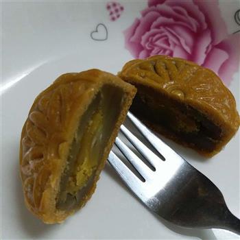 广式抹茶莲蓉蛋黄月饼的做法步骤8