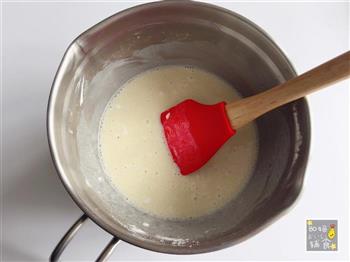 牛油果椰蓉冰皮月饼的做法步骤4