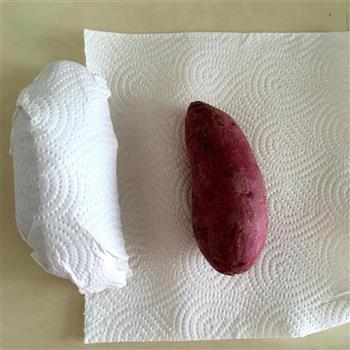微波炉烤紫薯的做法图解2
