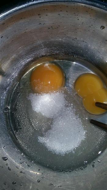 蒸出来的鸡蛋牛奶布丁的做法步骤2