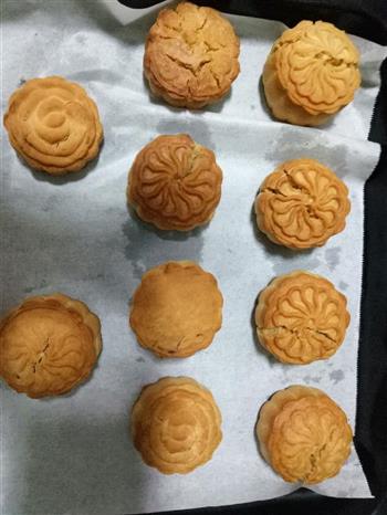 广式莲蓉月饼的做法步骤10
