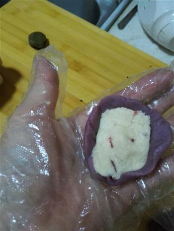 紫薯桃山皮月饼的做法步骤2
