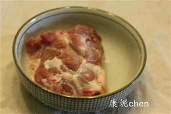 霸王花罗汉果猪肉汤的做法步骤3