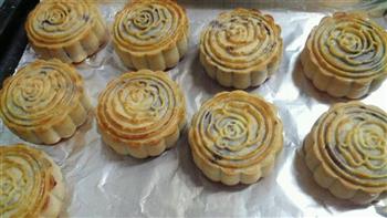 广式豆沙蛋黄月饼的做法步骤9