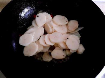 “双椒”麻辣土豆片的做法步骤3