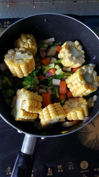 黑椒玉米浓汤的做法步骤2