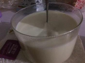 奶粉制作酸奶的做法步骤2