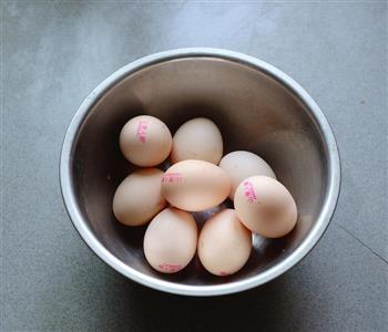 红菜头溏心卤蛋的做法图解5
