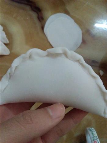 水晶饺子-擀面皮的技巧的做法图解8