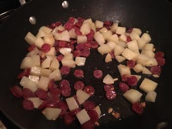 腊肠豆角焖饭的做法图解2