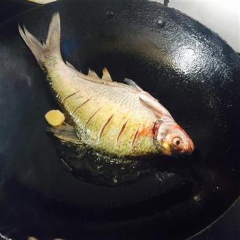 超简单红烧鳊鱼的做法步骤2