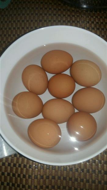 自制流油咸鸡蛋的做法步骤3