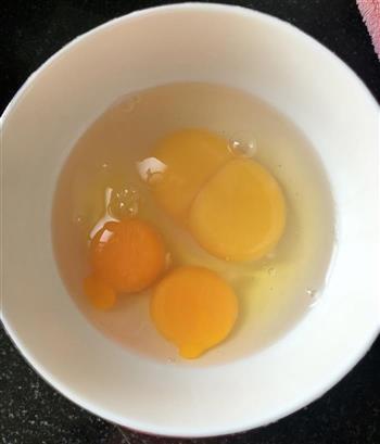 炸鸡蛋馒头片的做法步骤1