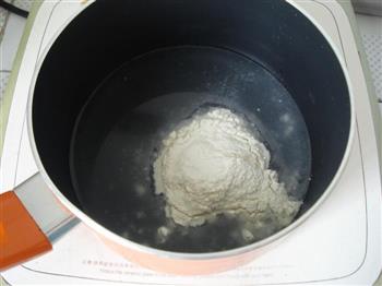 65℃汤种表情面包的做法步骤1