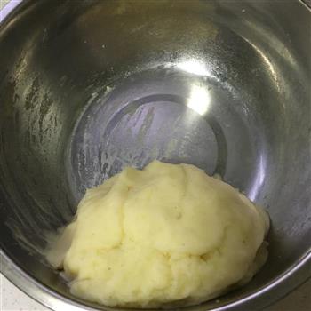 椰蓉芝士土豆球的做法步骤7