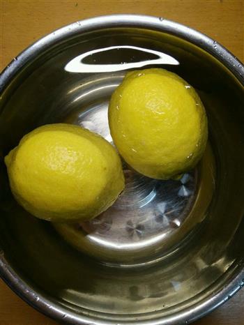 不苦不涩的蜜渍柠檬的做法步骤1