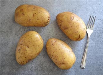 芝士烤土豆的做法步骤1