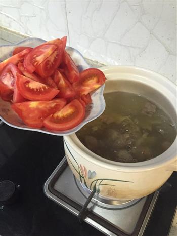 清炖番茄牛腩汤的做法步骤5