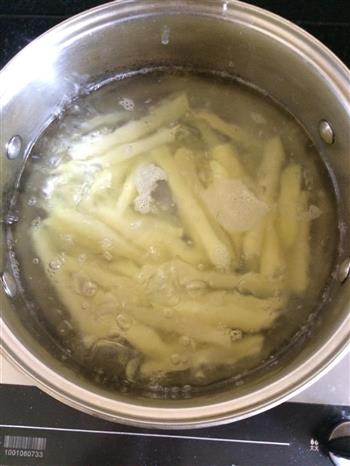 油炸土豆条的做法步骤4