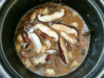 香菇豆豉鱼焖饭的做法步骤6