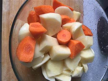 胡萝卜土豆炖牛骨的做法步骤4