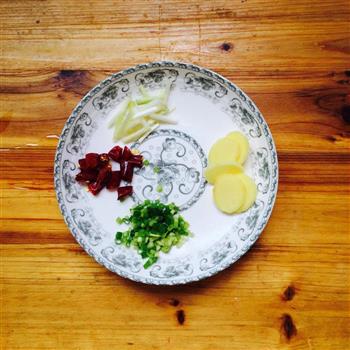 海带黄豆排骨汤的做法步骤3