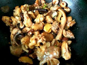 小鸡炖蘑菇的做法步骤6