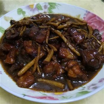 茶树菇烧肉的做法步骤1