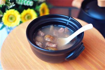 清润栗子排骨汤的做法步骤10
