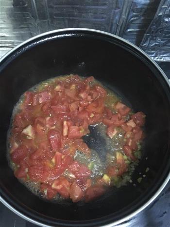 西红柿鸡蛋虾仁疙瘩汤的做法步骤2