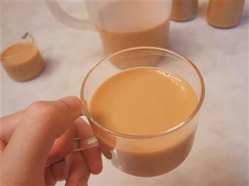 港式奶茶的做法步骤6