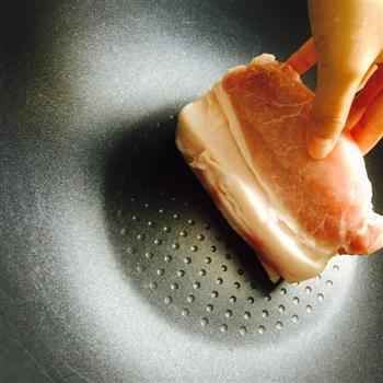 川味猪肉白菜炖粉条的做法步骤1