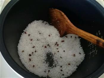 电饭锅版盐焗虾的做法步骤3