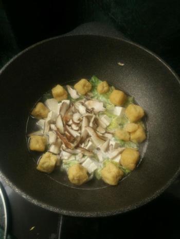 白菜豆腐汤的做法步骤3