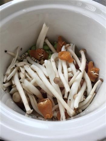 秋季养生菌菇汤的做法图解2