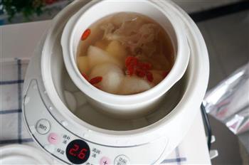 滋润去燥的银耳雪梨汤-电炖锅食谱的做法步骤5