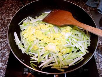 韭黄炒鸡蛋的做法步骤9