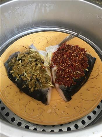 湘菜-双椒蒸鱼头的做法步骤5