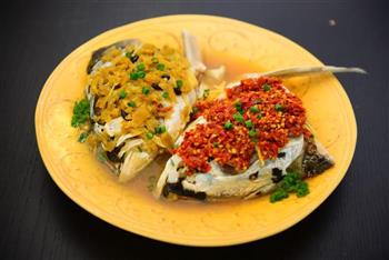 湘菜-双椒蒸鱼头的做法步骤9