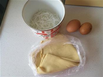 韭菜鸡蛋蒸饺的做法步骤1