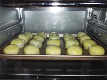 紫薯蛋黄酥的做法步骤12