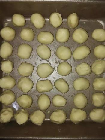 紫薯蛋黄酥的做法步骤5