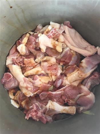 土豆焖鸭肉的做法步骤2