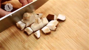 土豆腊肠焖饭-迷迭香的做法图解3