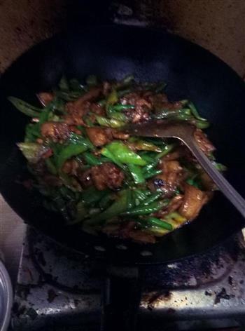 青椒回锅肉的做法步骤3