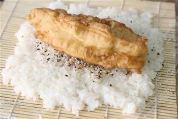 糯米包油条丨中国式饭团的做法步骤3