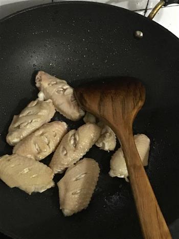 香菇蚝油鸡翅的做法步骤2