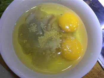 墨鱼卵香炒鸡蛋的做法图解2