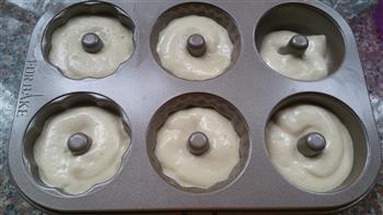 海绵蛋糕-甜甜圈造型的做法步骤12