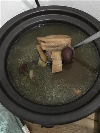 干鱿莲藕排骨汤的做法图解3